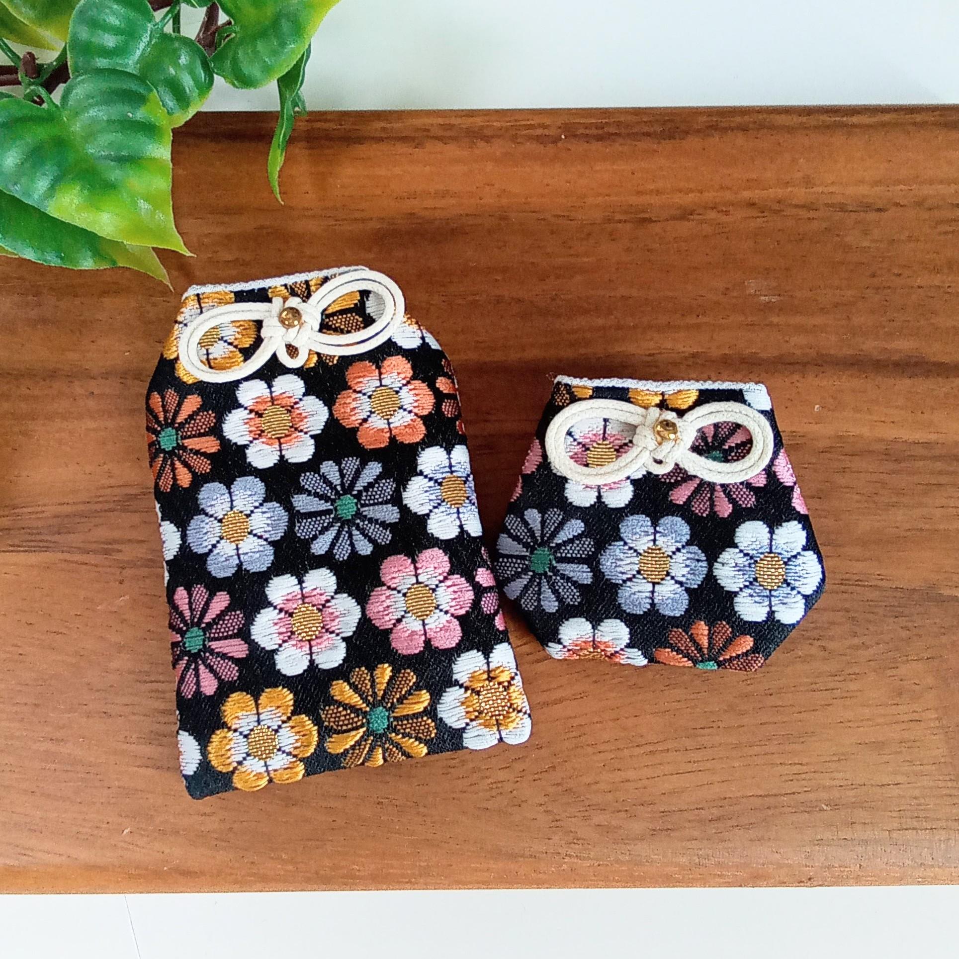 ❊新作❊　お守り袋　金欄　✾花じゅうたん(黒)✾　セット売りもあります